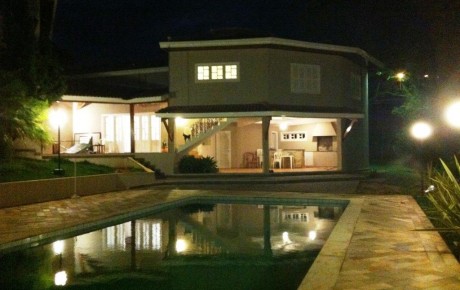 churrasqueira, dormitórios externos, jogos/academia