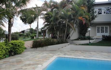 Garagens e entrada principal