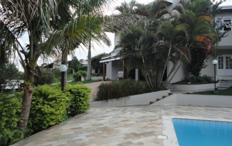 Garagens e entrada principal