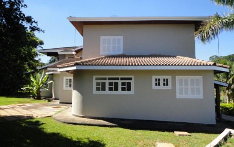 Vista lateral e fundos